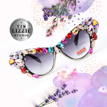 Load image into Gallery viewer, Crystal and Flower Designer Sunglasses
