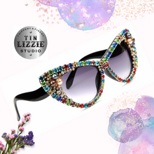Load image into Gallery viewer, Crystal and Flower Designer Sunglasses