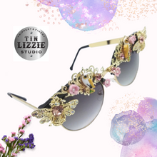 Load image into Gallery viewer, Crystal and Flower Designer Sunglasses