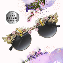 Load image into Gallery viewer, Crystal and Flower Designer Sunglasses
