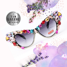 Load image into Gallery viewer, Crystal and Flower Designer Sunglasses
