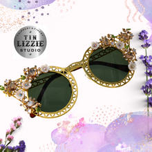 Load image into Gallery viewer, Crystal and Flower Designer Sunglasses

